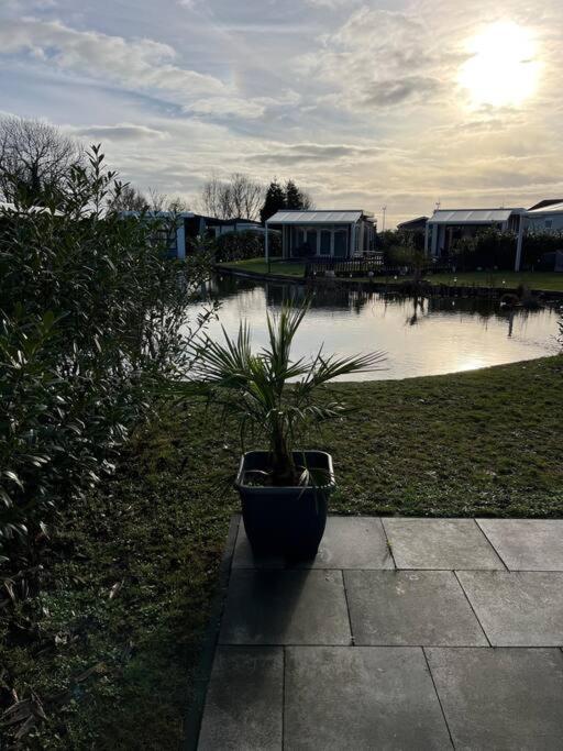 Luxus Chalet Waterfront Lathum Εξωτερικό φωτογραφία
