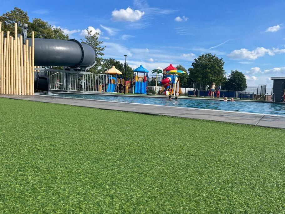 Luxus Chalet Waterfront Lathum Εξωτερικό φωτογραφία