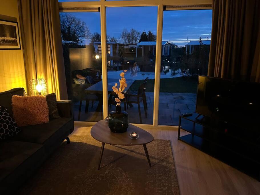Luxus Chalet Waterfront Lathum Εξωτερικό φωτογραφία